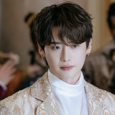 A moment captured by a fan of Lee Jongsuk