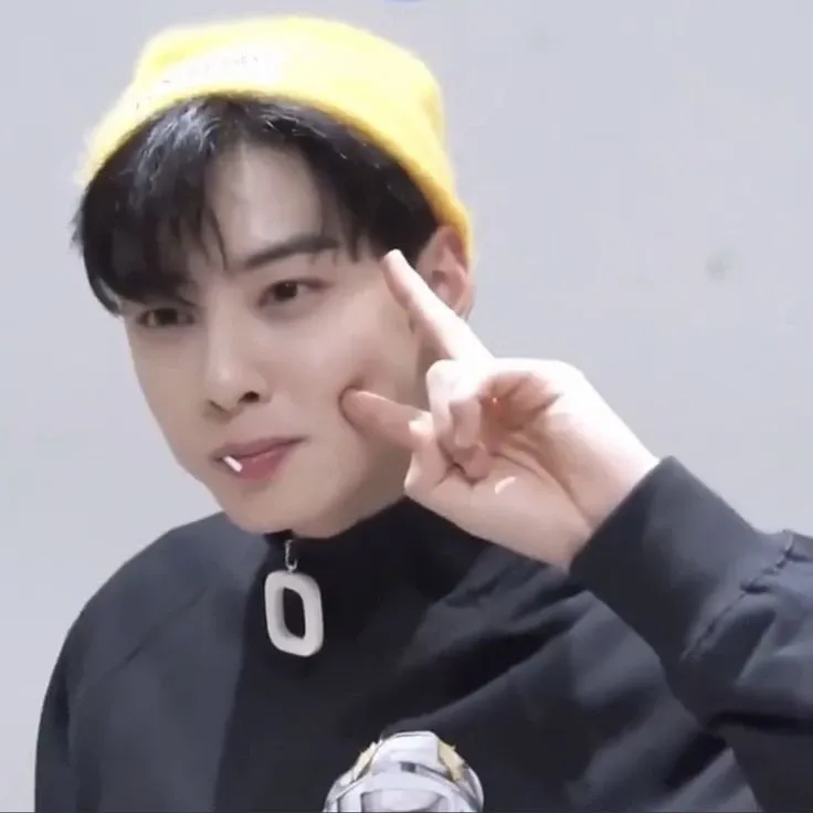 Behind-the-scenes cut of Cha Eunwoo