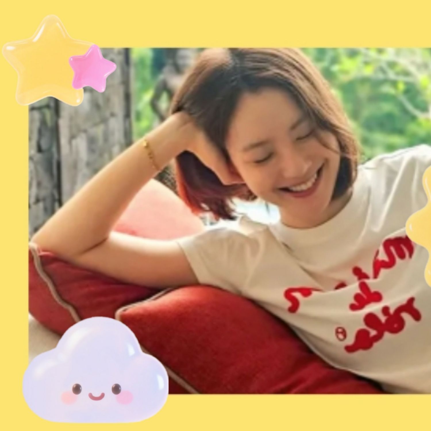 Behind-the-scenes cut of Moon Chaewon