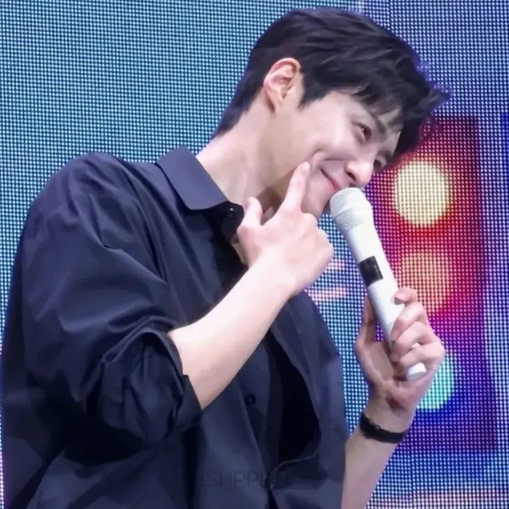A moment captured by a fan of Kim Seonho