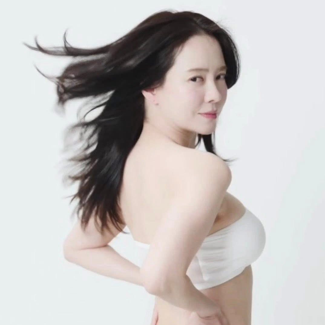 Recent activity shot of Song Jihyo