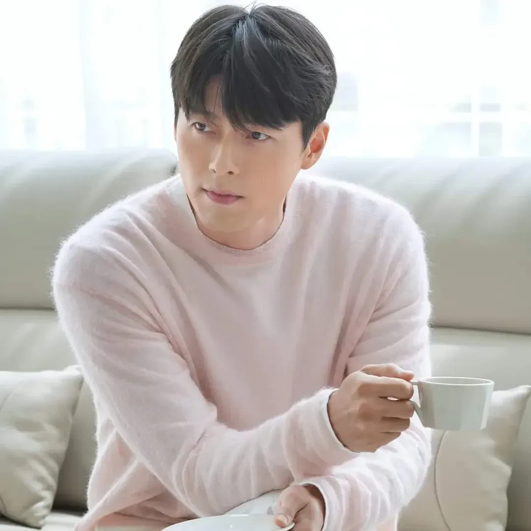Foto kegiatan terbaru dari Hyun Bin
