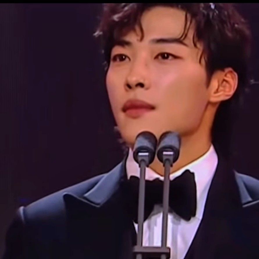 Behind-the-scenes cut of Woo Dohwan