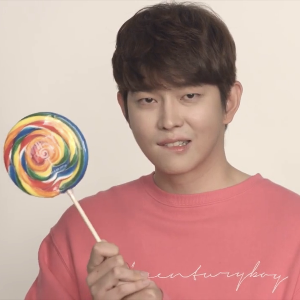 Recent activity shot of Yoon Kyunsang