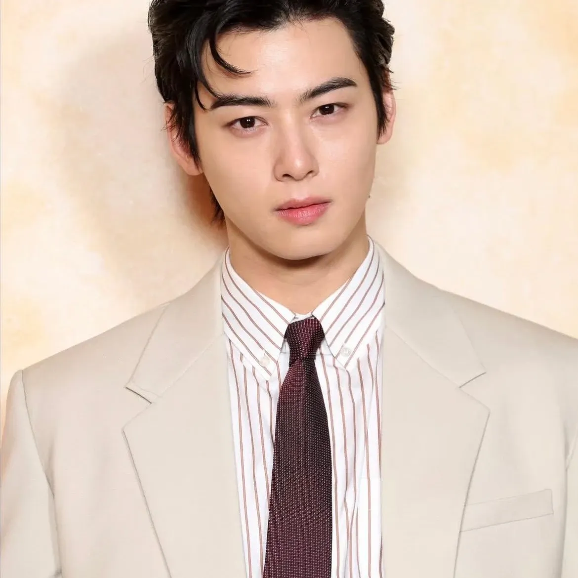 Recent activity shot of Cha Eunwoo