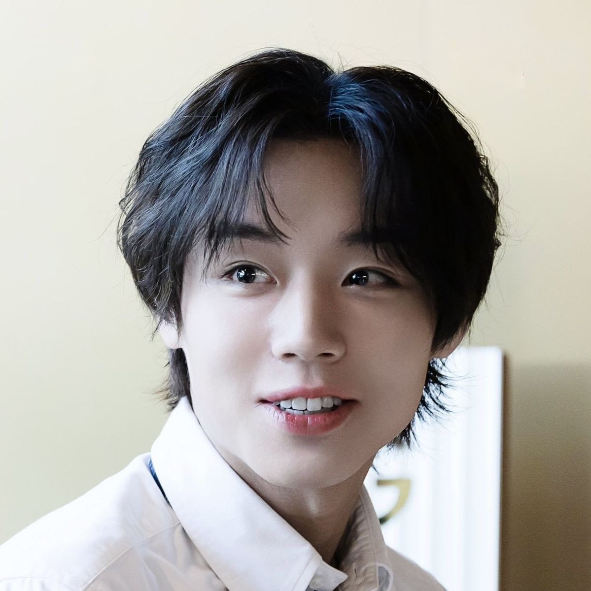 Behind-the-scenes cut of Park Jihoon