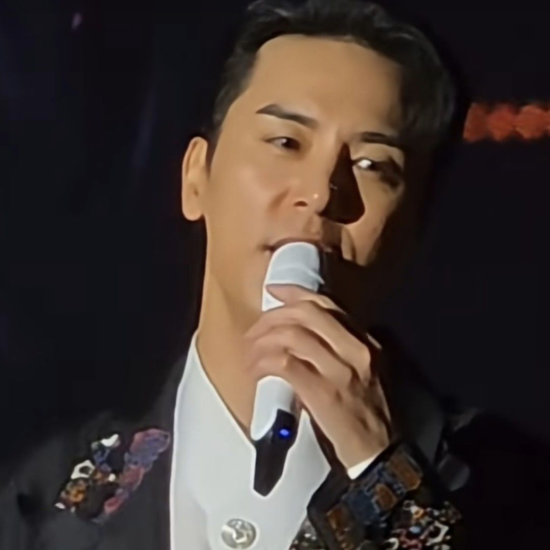 チャン・ミンホの最近の活動ショット