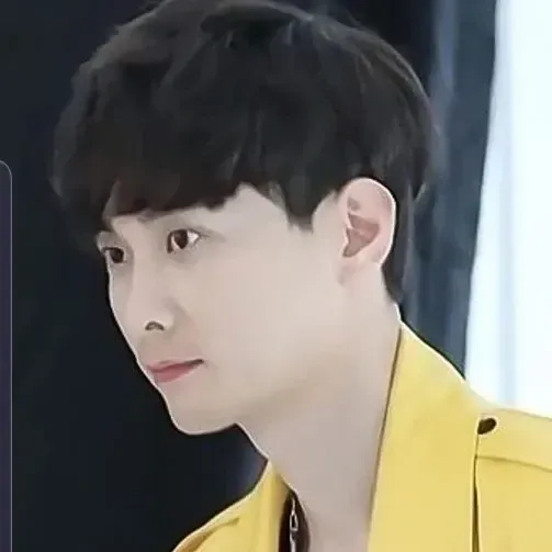 A moment captured by a fan of Min Kyunghoon