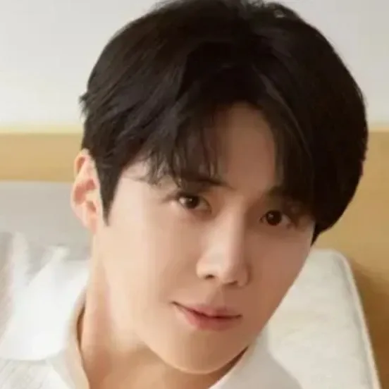 Foto kegiatan terbaru dari Kim Seonho