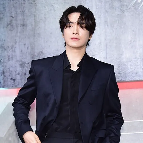 Recent activity shot of Lee Joonhyuk
