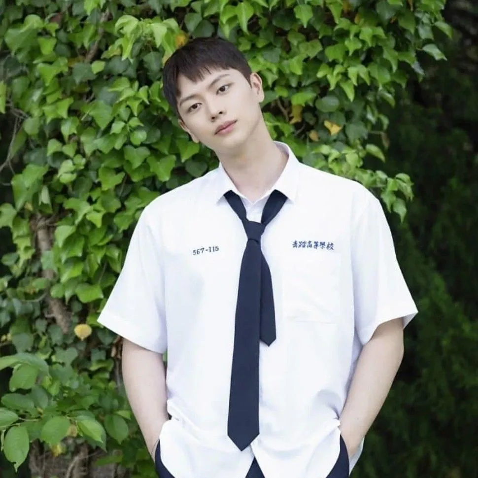 A moment captured by a fan of Yook Sungjae