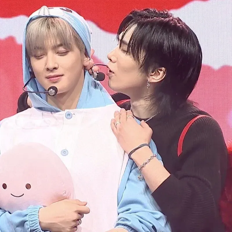 A moment captured by a fan of Cha Eunwoo