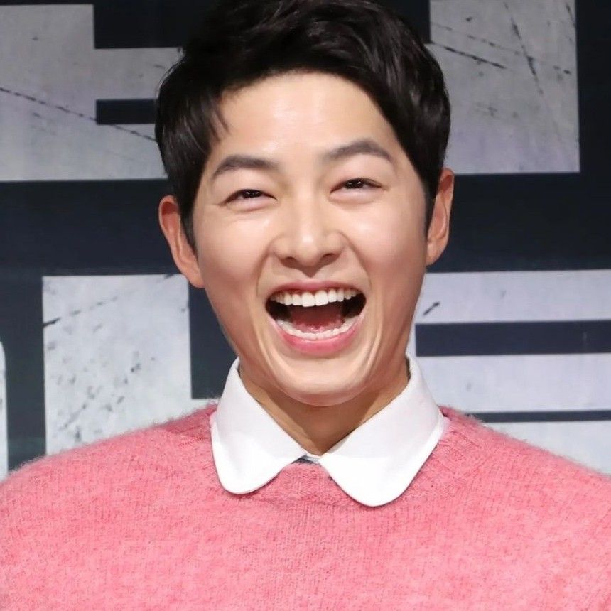 A moment captured by a fan of Song Joongki