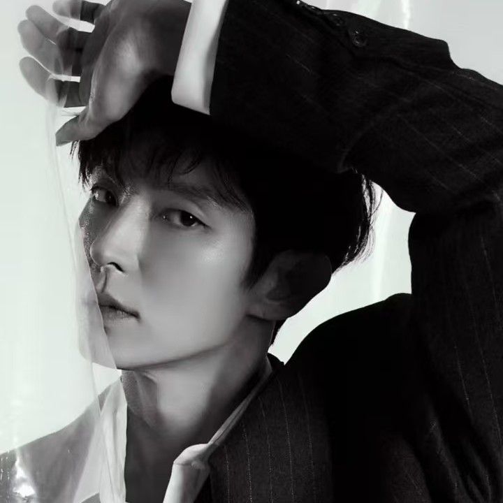 A moment captured by a fan of Lee Joongi