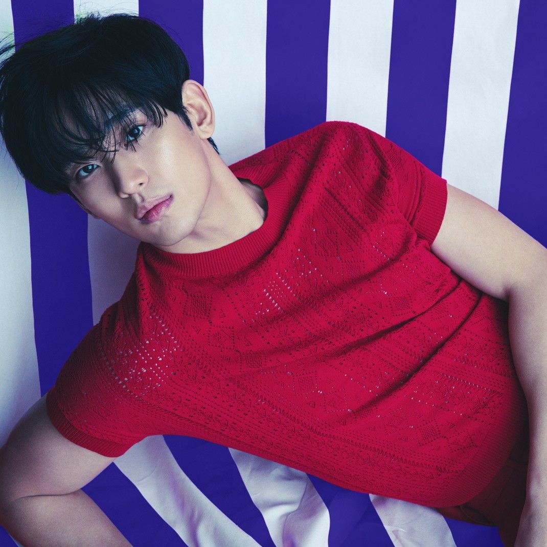 粉丝拍下的金秀贤瞬间