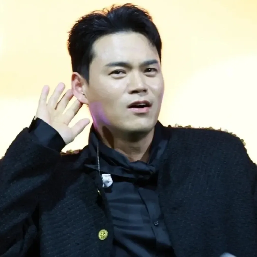 Behind-the-scenes cut of Cheonrokdam