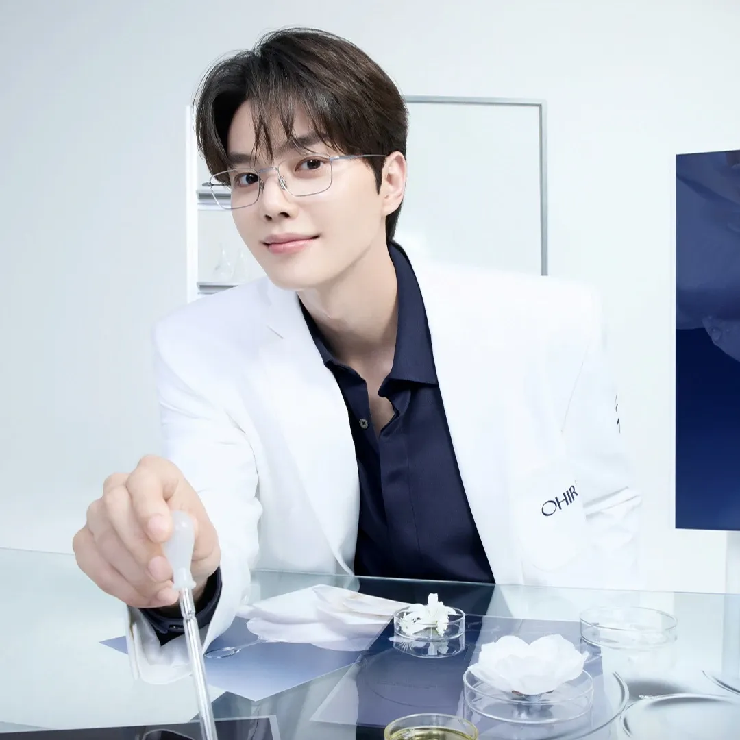 Latest photo of Song Kang