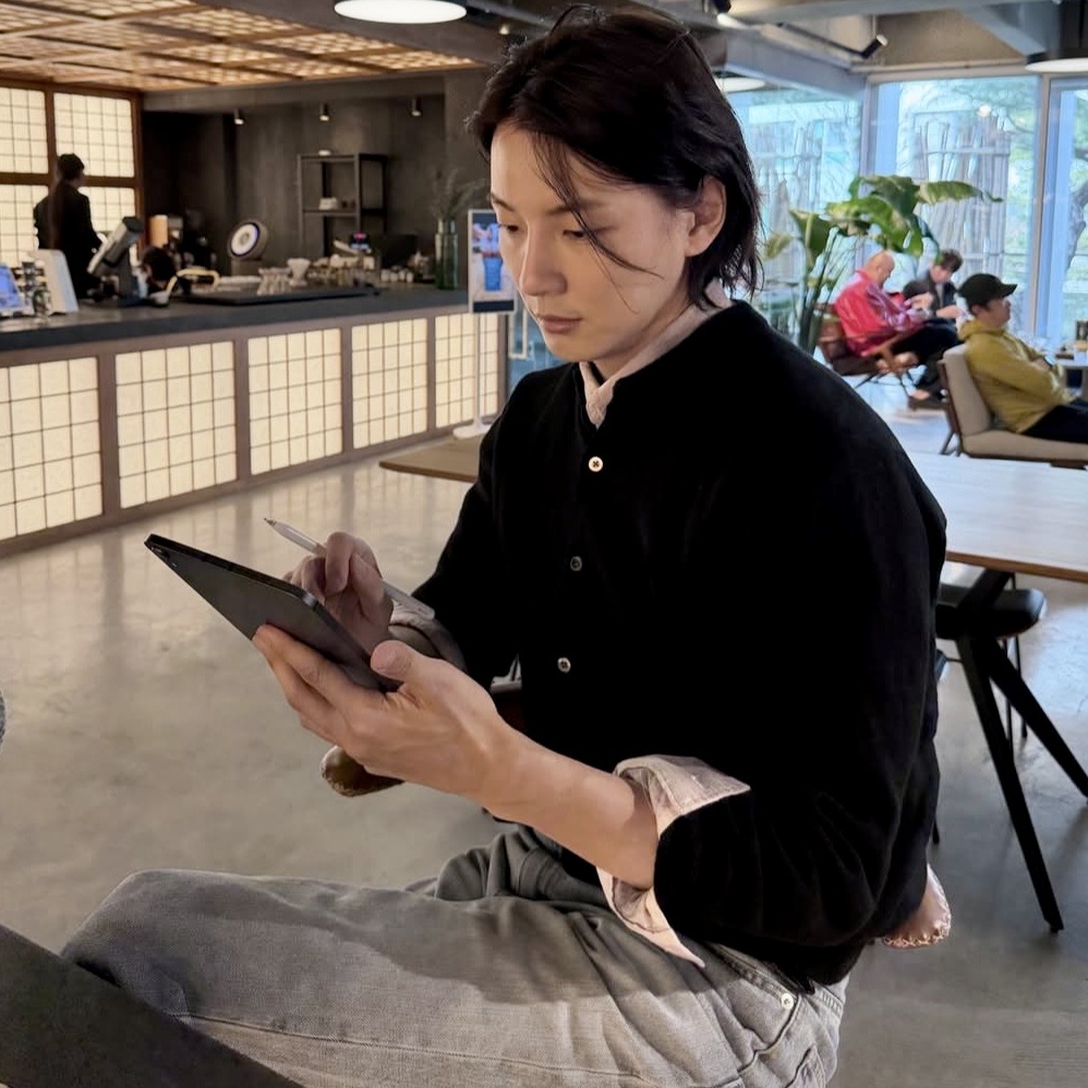 Behind-the-scenes cut of Yoon Shiyoon