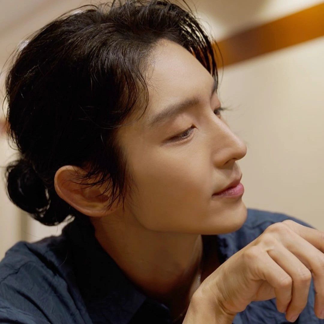 A moment captured by a fan of Lee Joongi