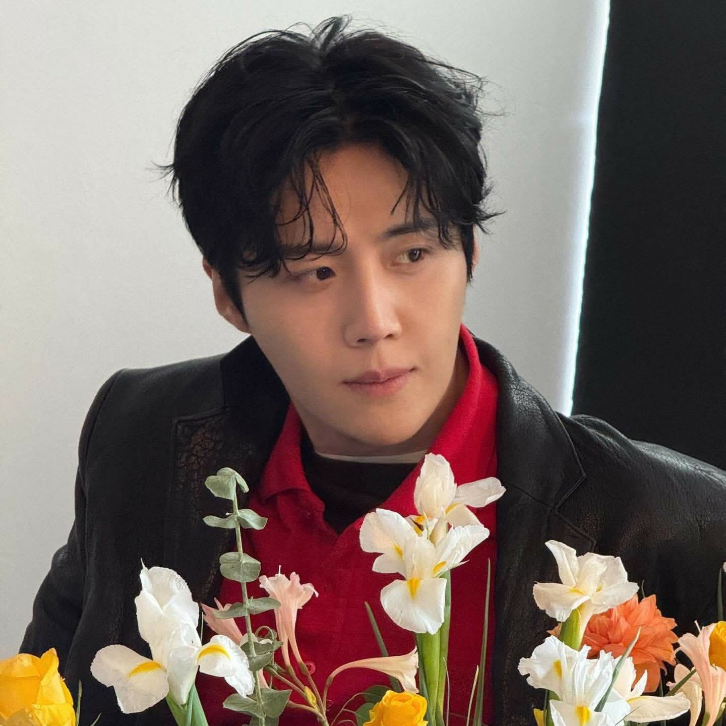 粉丝拍下的金宣虎瞬间