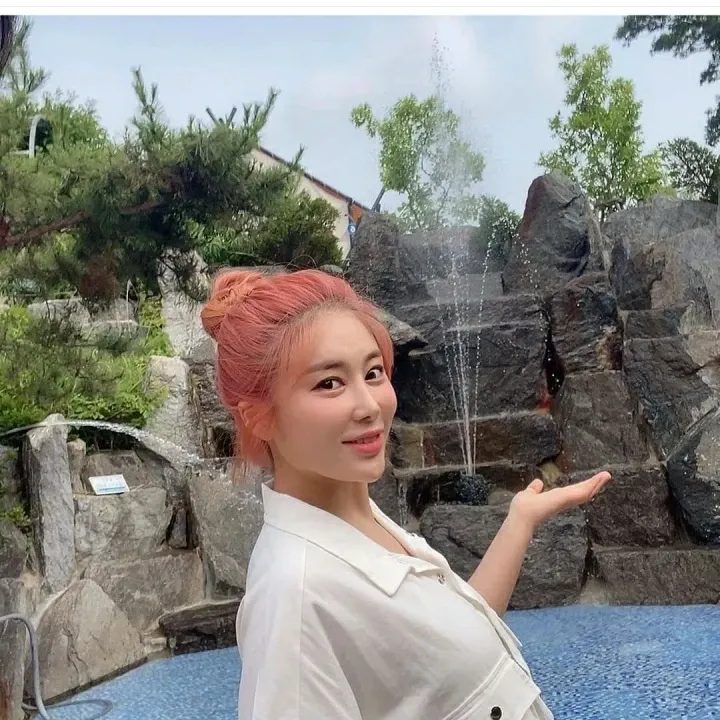 Foto kegiatan terbaru dari Kim Soyou