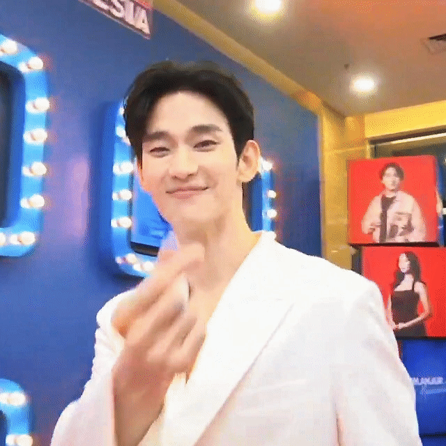 A moment captured by a fan of Kim Soohyun
