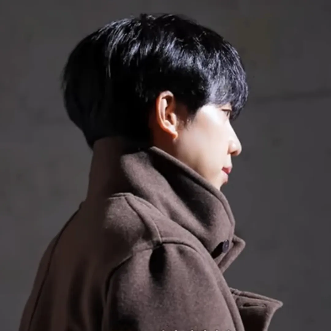 Recent activity shot of Lee Seunggi
