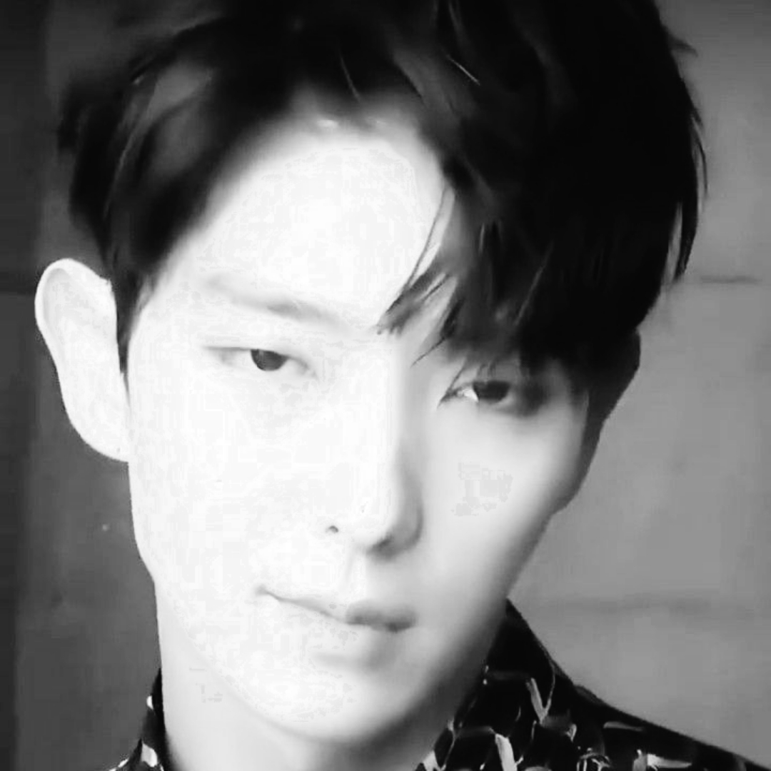 A moment captured by a fan of Lee Joongi