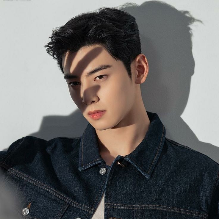 Latest photo of Cha Eunwoo