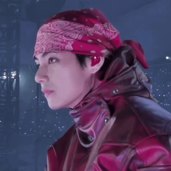 Today’s standout profile photo of Kim Taehyung (V) on Choeaedol Celeb