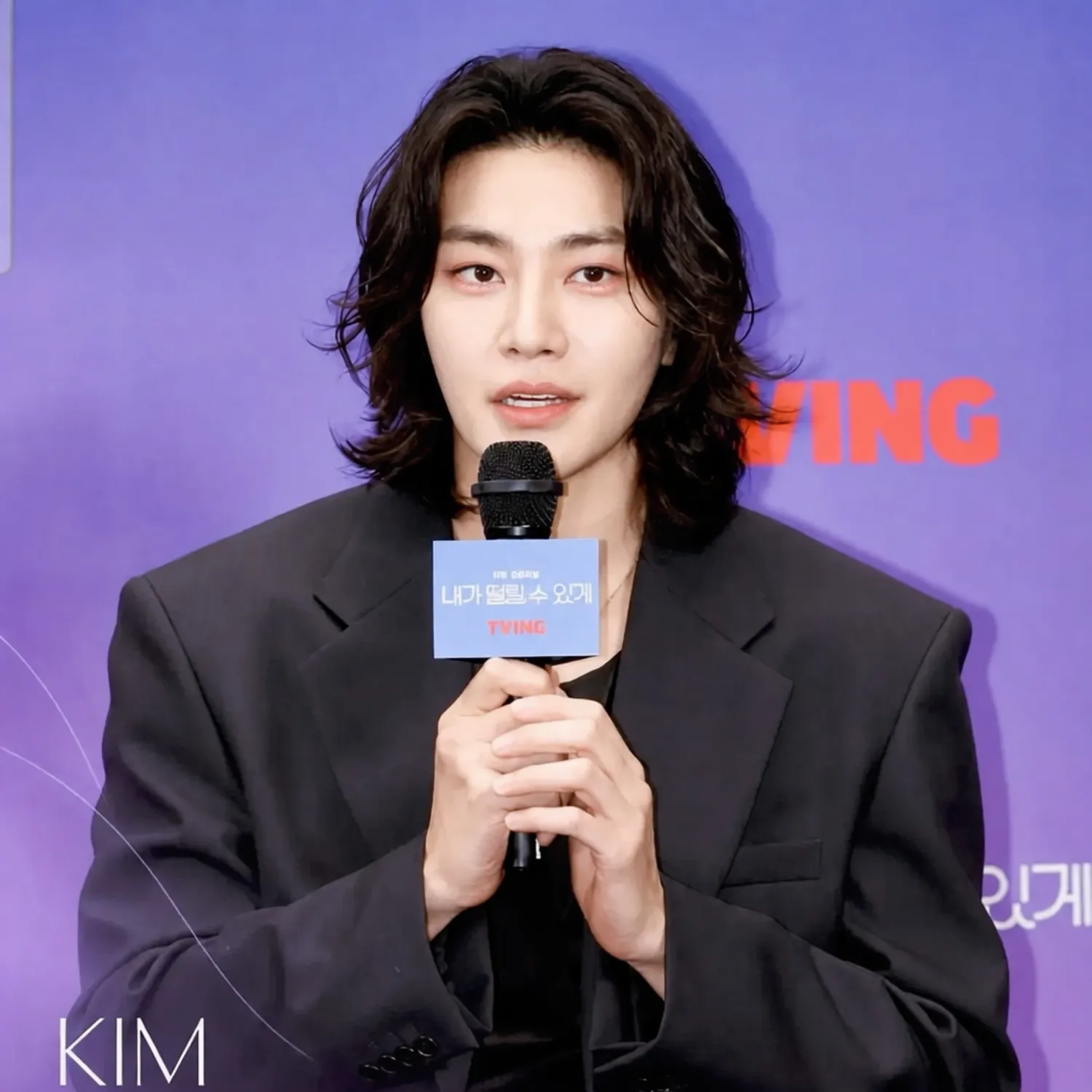 Behind-the-scenes cut of Kim Jaeyoung