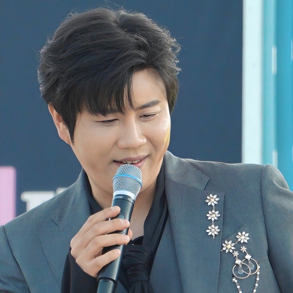 チン・ヘソンの最近の活動ショット