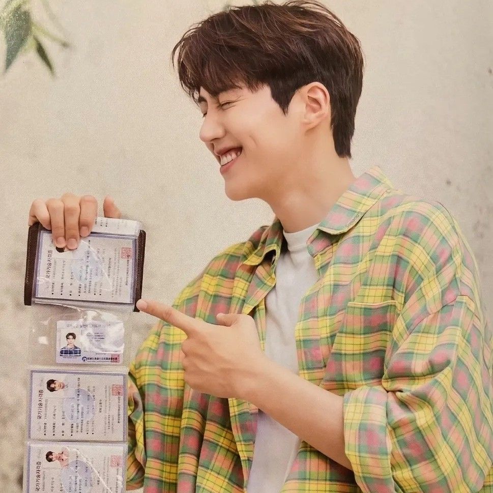 Behind-the-scenes cut of Kim Seonho