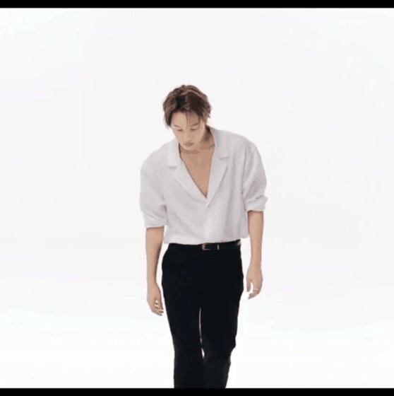 카이의 비하인드 컷