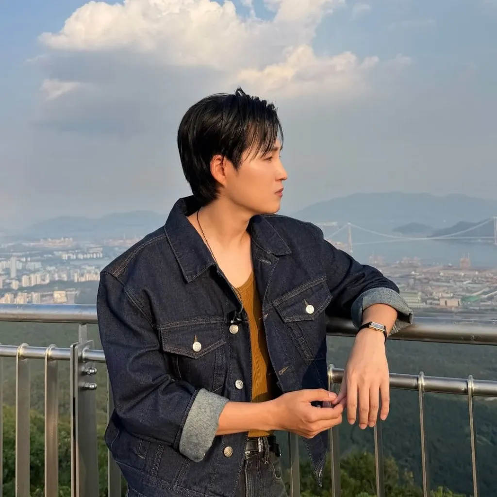 김희재의 비하인드 컷