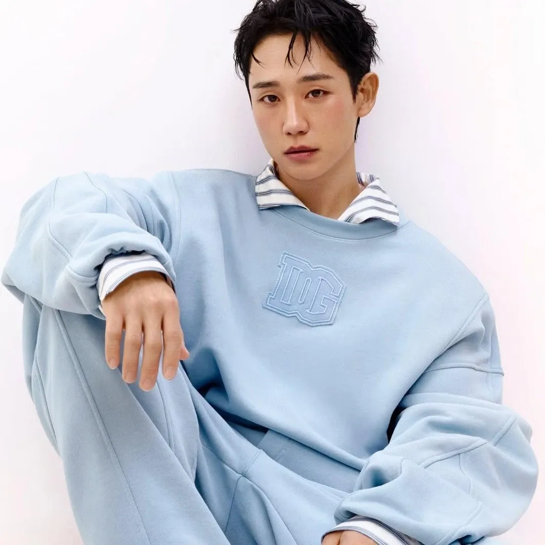 粉丝拍下的丁海寅瞬间