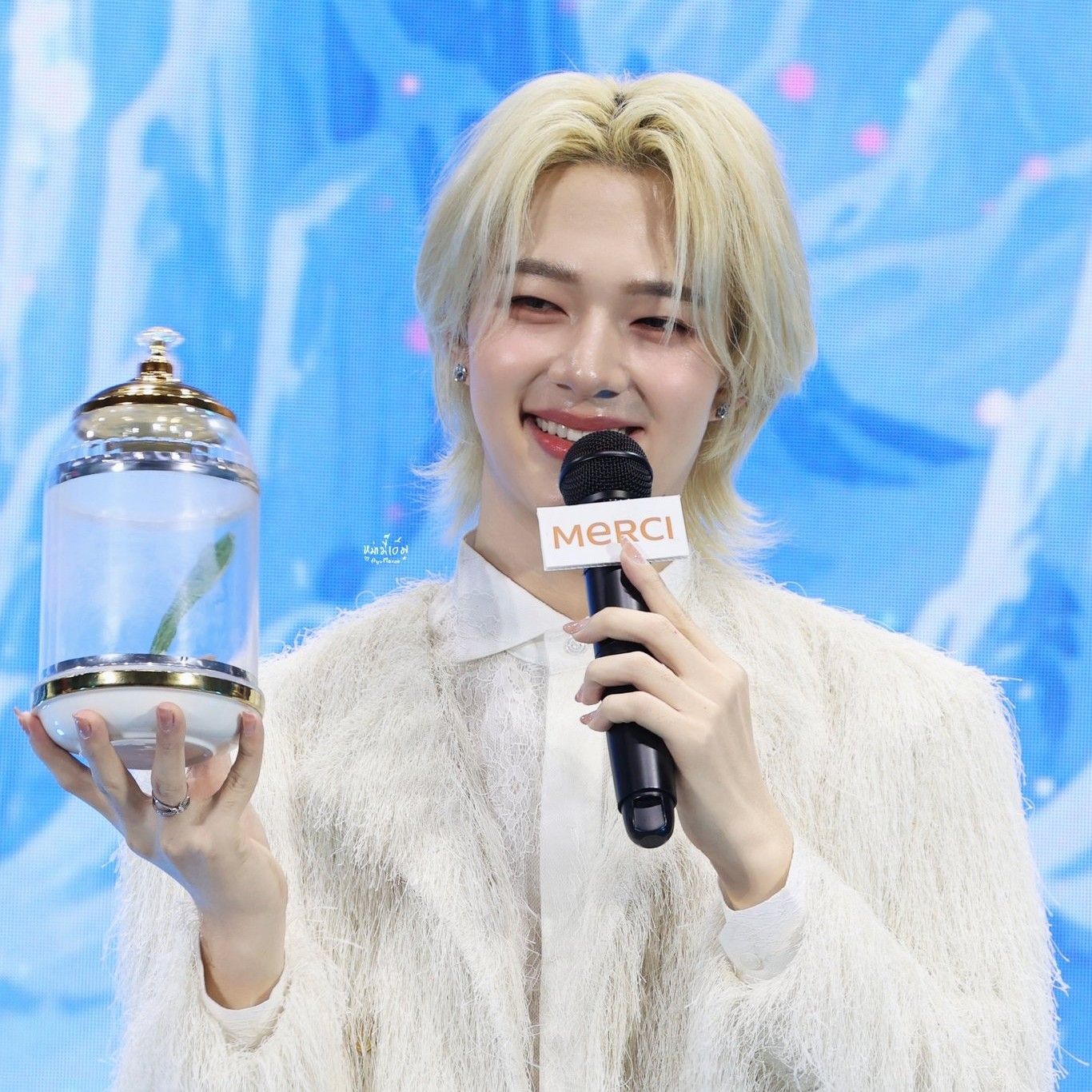 A moment captured by a fan of NuNew