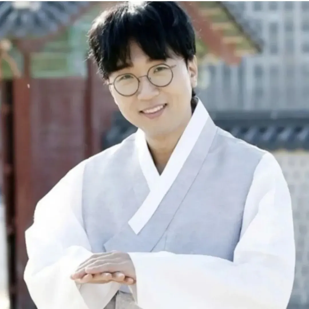 Behind-the-scenes cut of Bak Changgeun