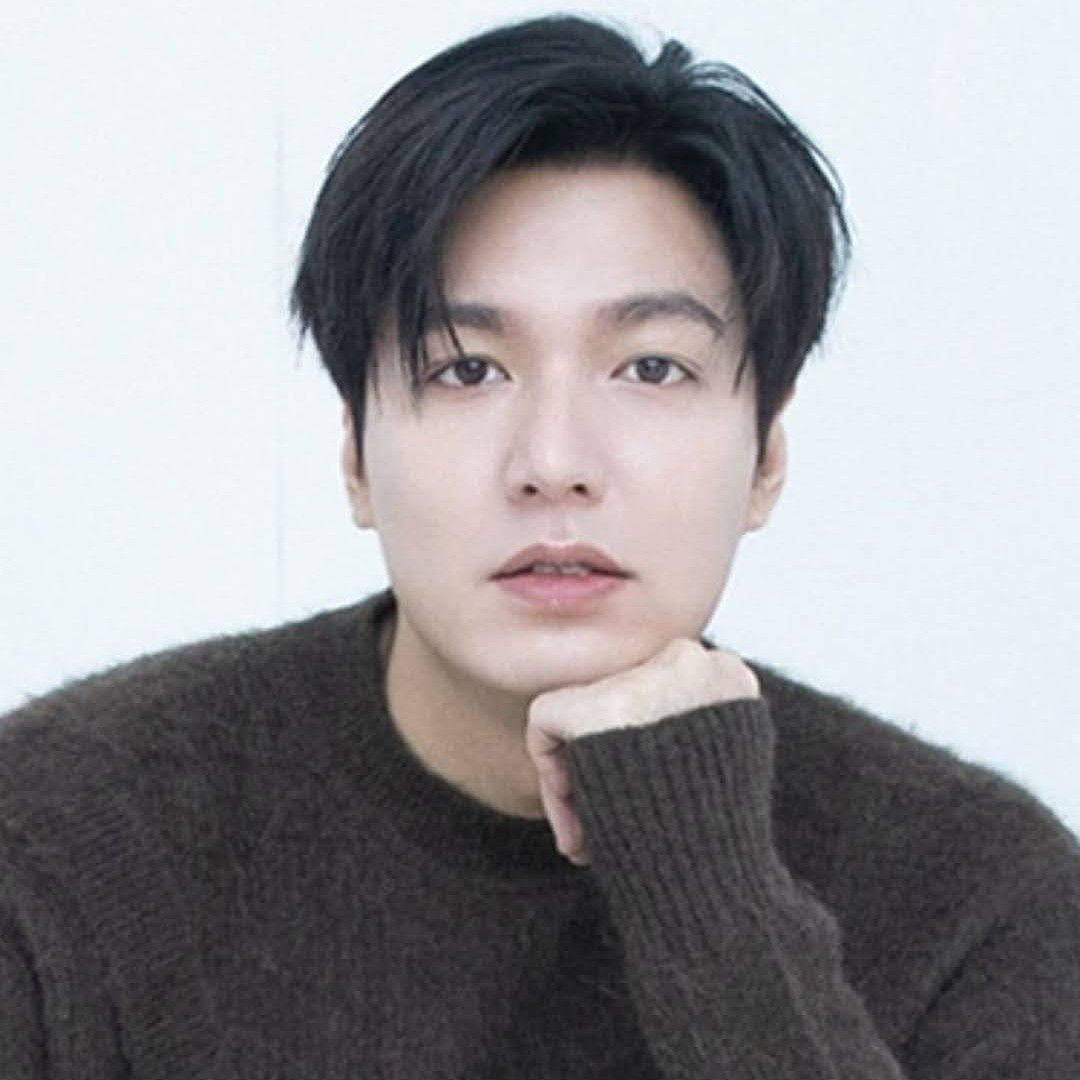 イ・ミンホの最近の活動ショット