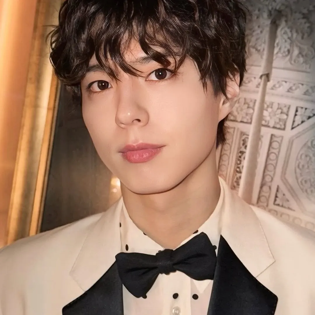A moment captured by a fan of Park Bogum