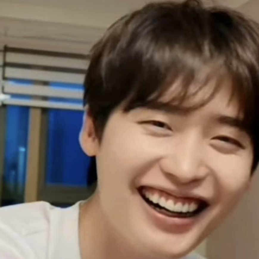 李钟硕的近期活动照