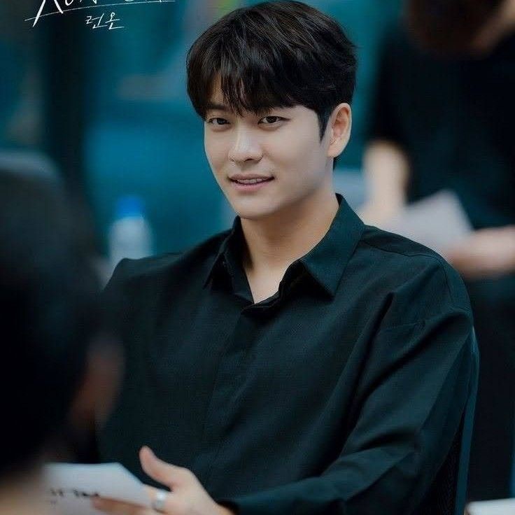 A moment captured by a fan of Kang Taeoh
