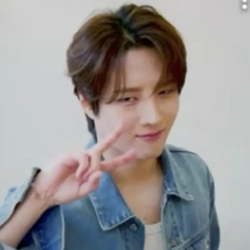 粉絲拍下的金俊賢瞬間