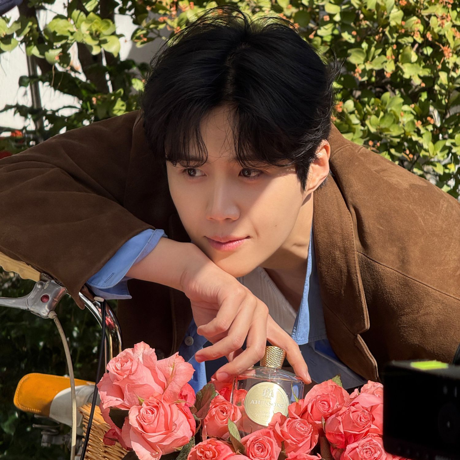 粉丝拍下的金宣虎瞬间