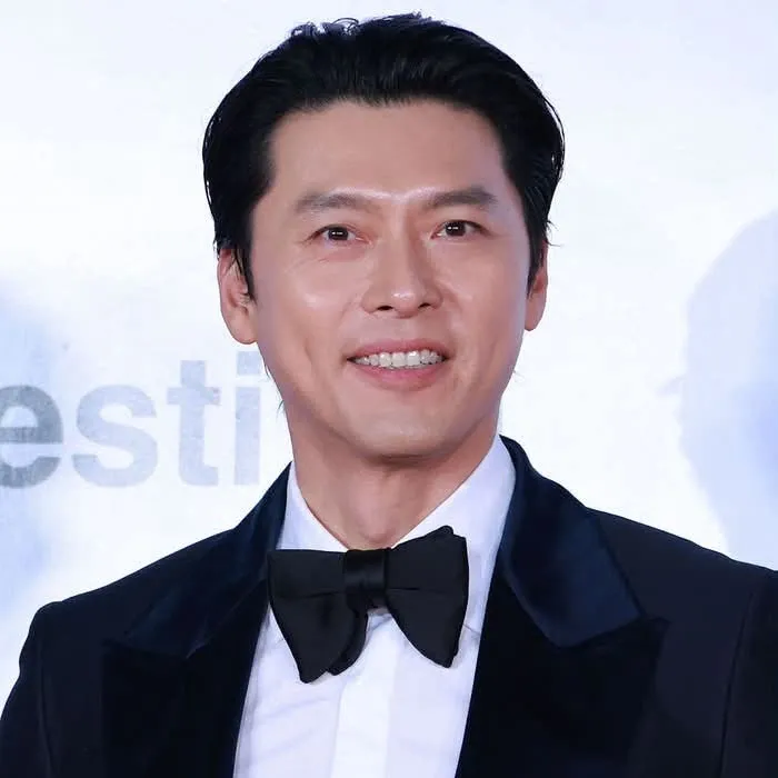 Momen yang diabadikan oleh penggemar Hyun Bin