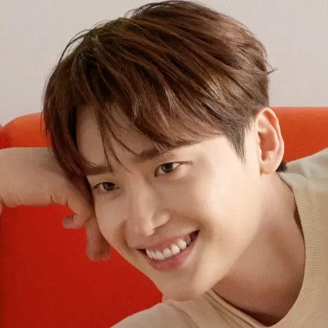 Latest photo of Lee Jongsuk