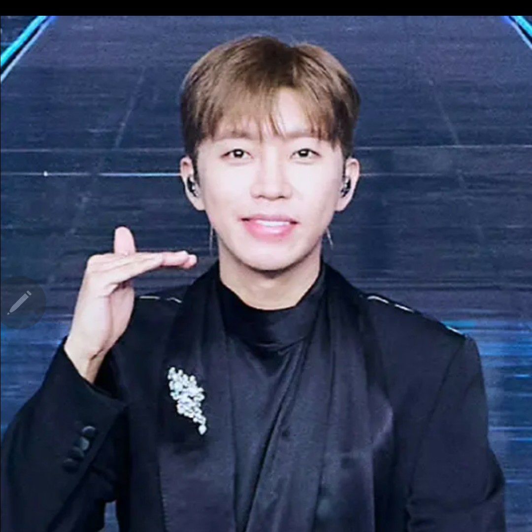 Cuplikan di balik layar dari Lim Youngwoong