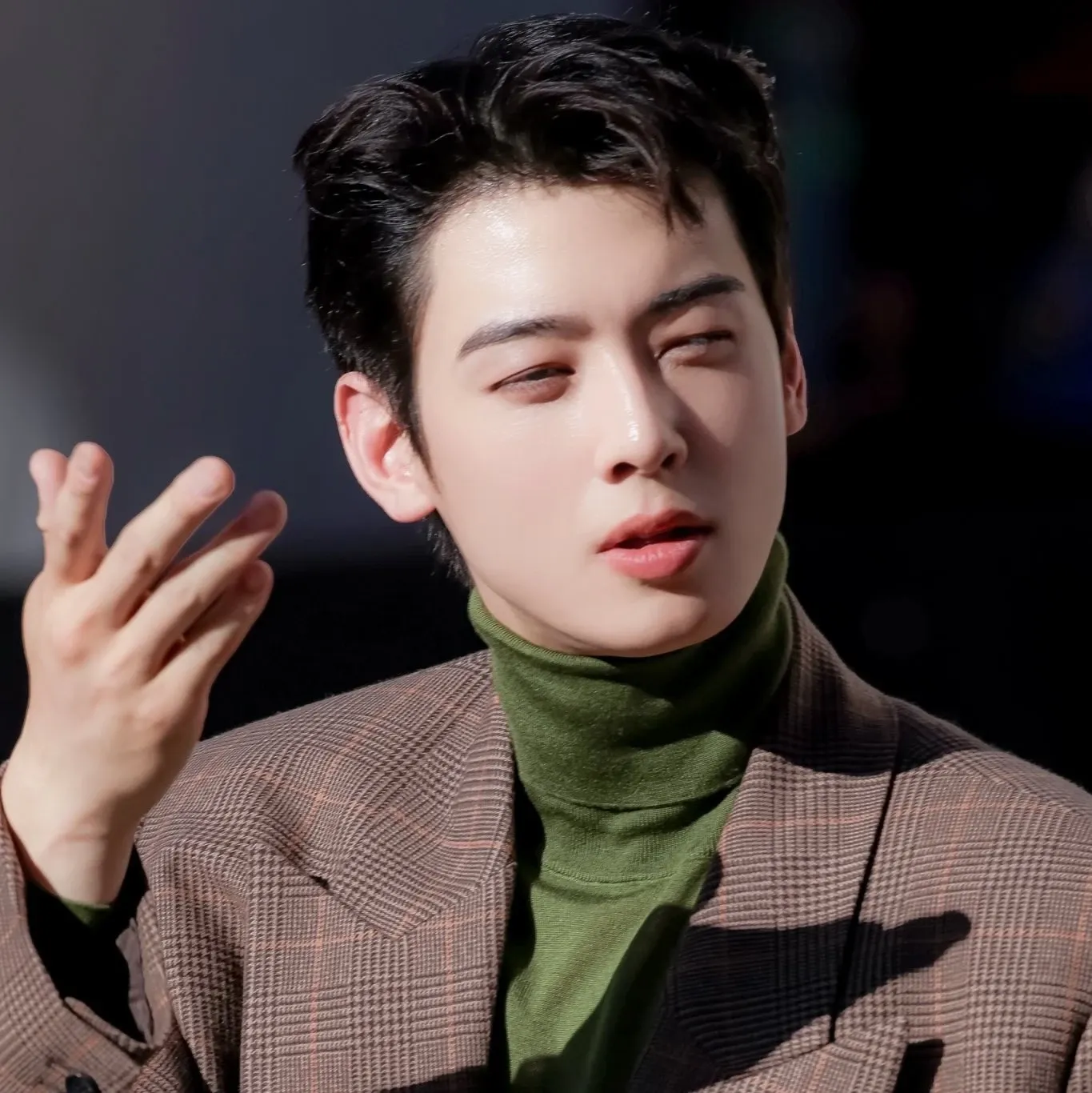 Recent activity shot of Cha Eunwoo