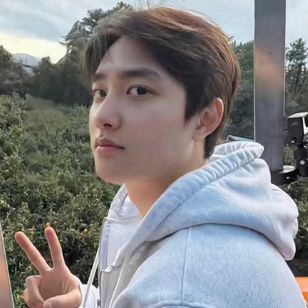 Foto terbaru dari Doh Kyungsoo (D.O.)