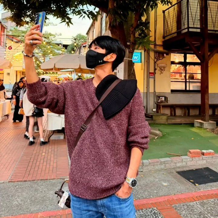 A moment captured by a fan of Lee Joongi